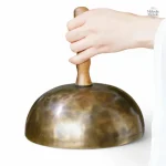 Accessoire de méditation : bol tibétain avec poignée