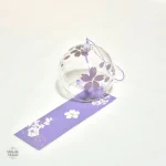 Cloche japonaise avec motif floral délicat