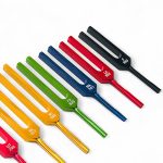 Coffret de diapasons multicolores pour méditation sonore